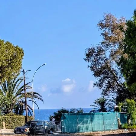 2bed Mesonette No136 Coral Bay