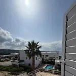 Apartment 2bed Mesonette No136 Coral Bay