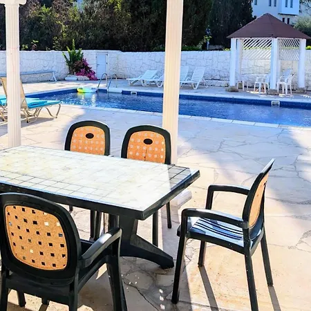 2bed Mesonette No136 Coral Bay